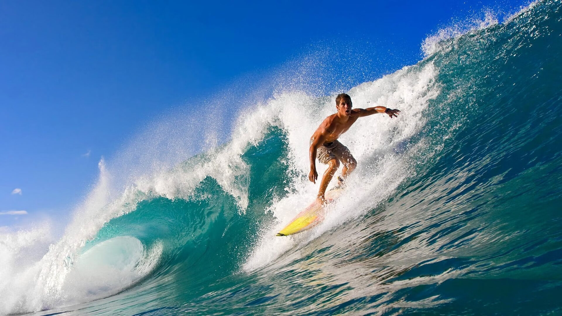 全国沙滩龙舟赛夏日激情开赛，沙尾龙舟视频